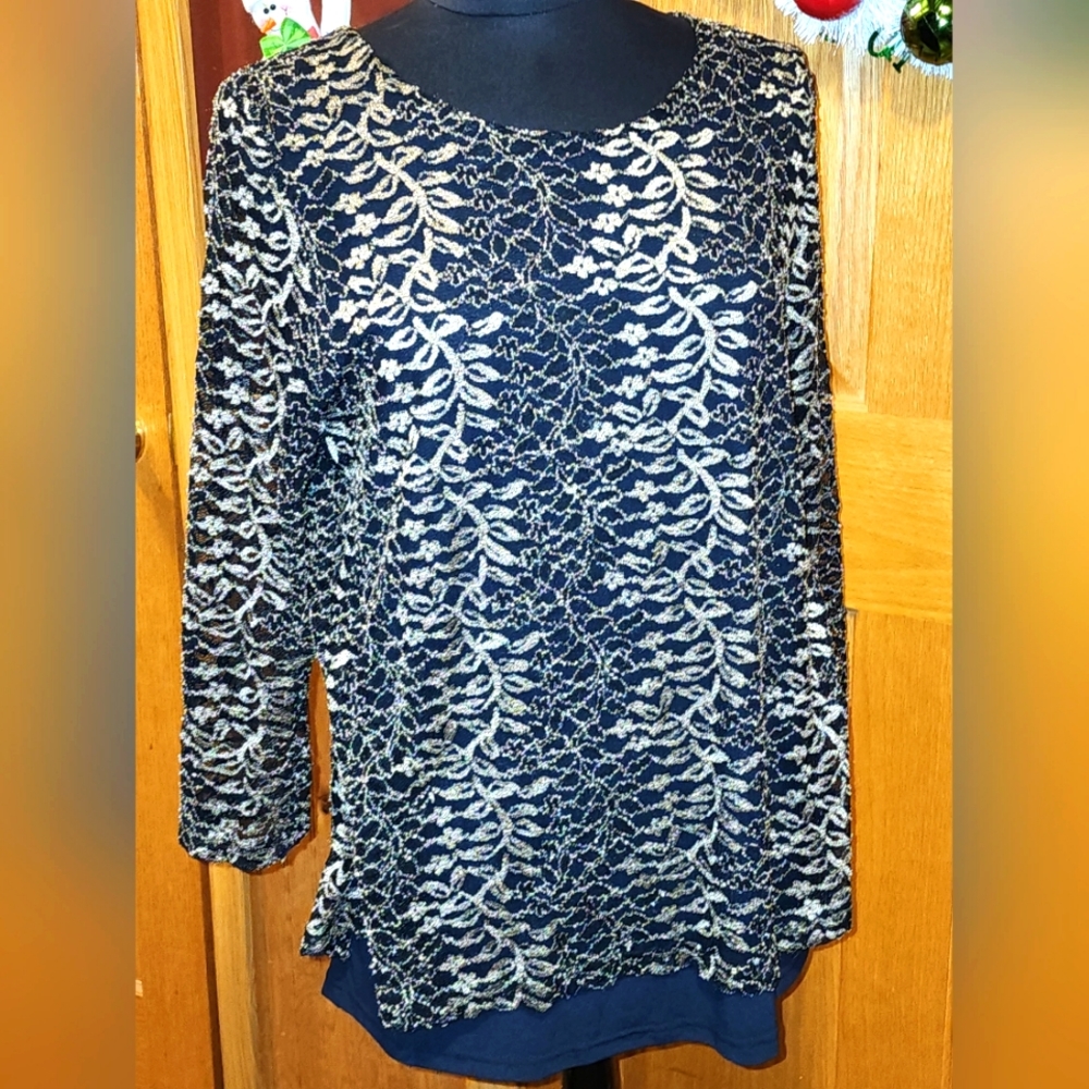 Established 1962 black and gold and sz XL